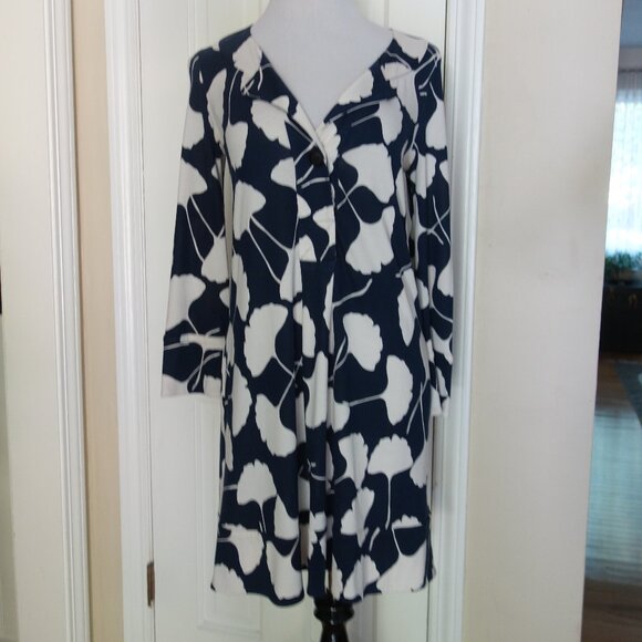 DIANE von FURSTENBERG Navy White Floral Long Sleeve Button Silk Dress – 8 - Picture 1 of 8